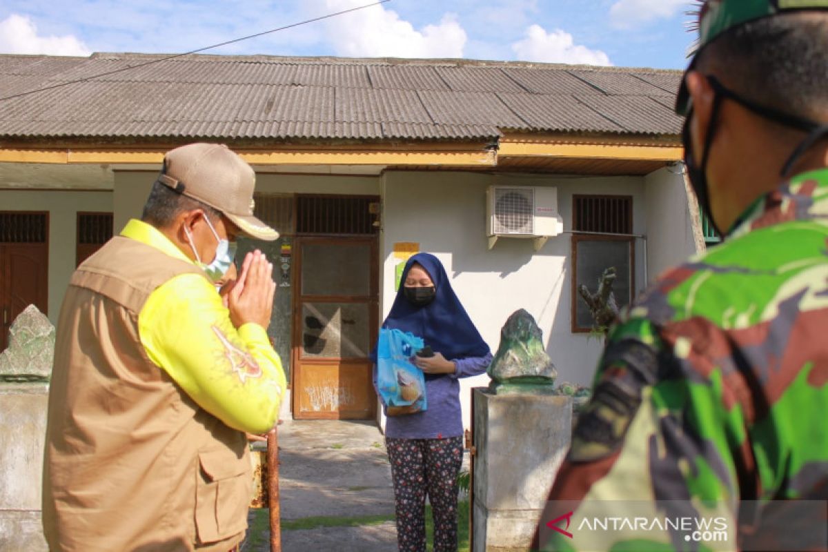 Beri dukungan, Bupati Siak kunjungi warga isoman di Tualang