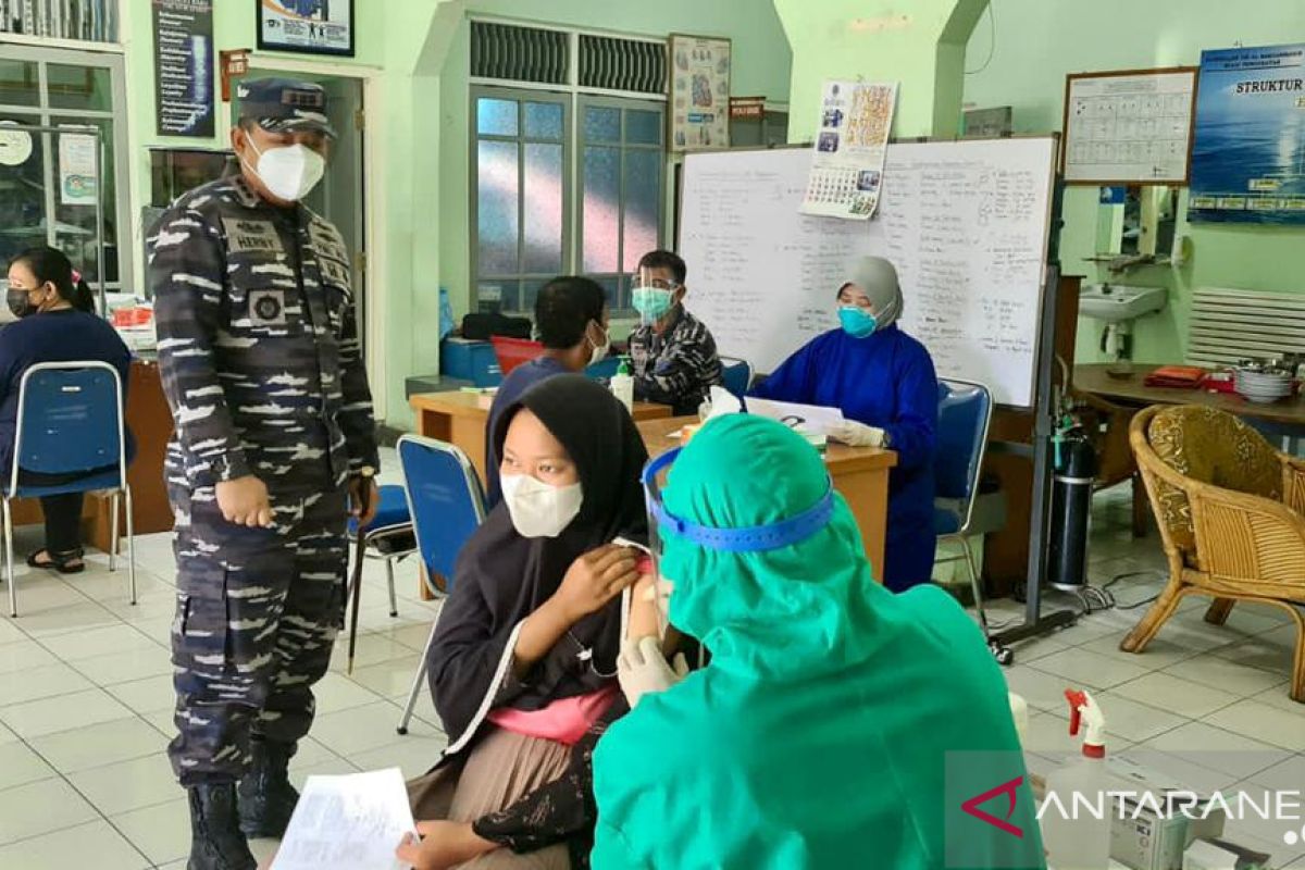 Layanan vaksinasi TNI AL jangkau 6.944 warga Kalsel