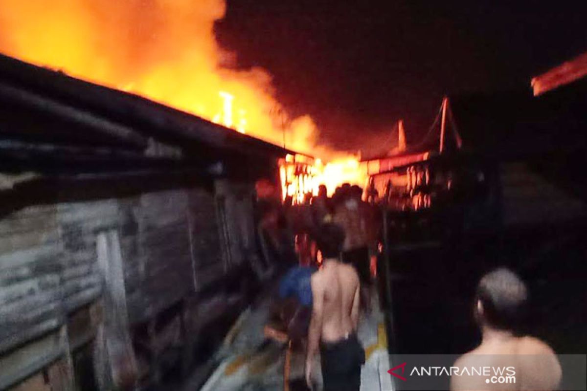 Polisi selidiki kebakaran menghanguskan pulahan rumah di Jalan Mendawai