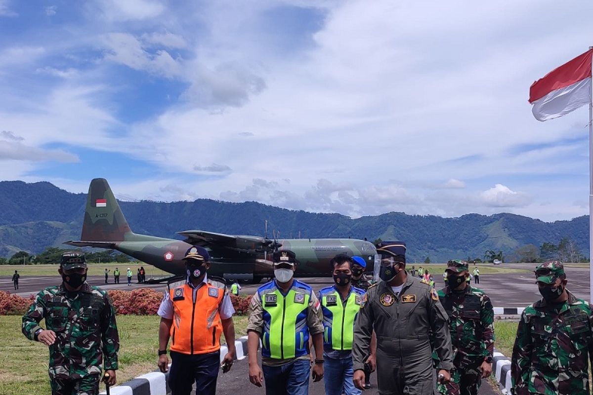 Hercules C-130 sukses uji landing perdana di Bandara Rembele