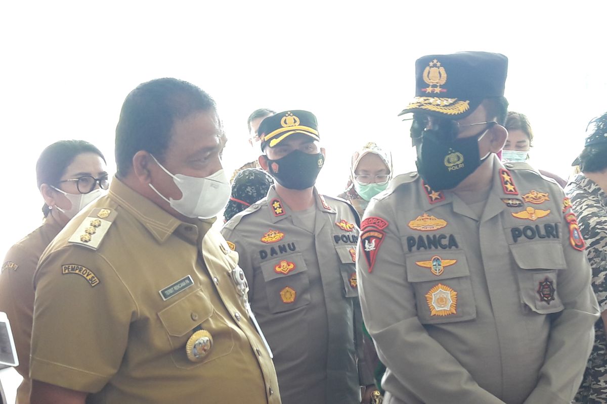 Kapolda Sumut tinjau vaksinasi tahap kedua yang diselenggarakan Polres Langkat