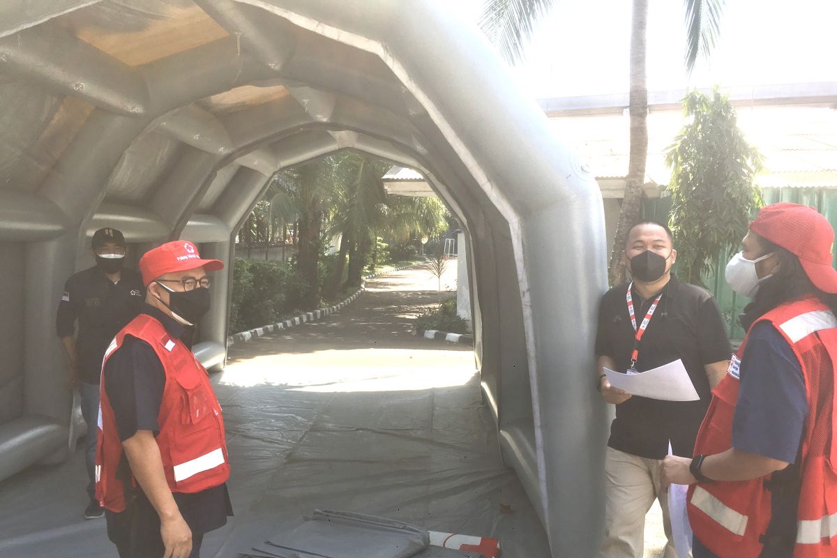 Red Cross builds community-based isolation shelters in Jakarta