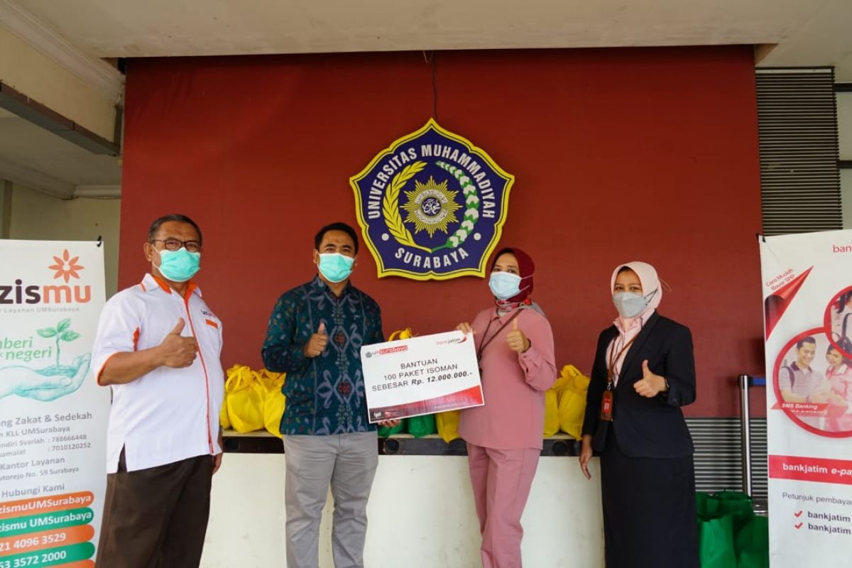 Gandeng Bank Jatim, UMSurabaya bagikan  oximeter dan selang oksigen gratis pada warga isoman