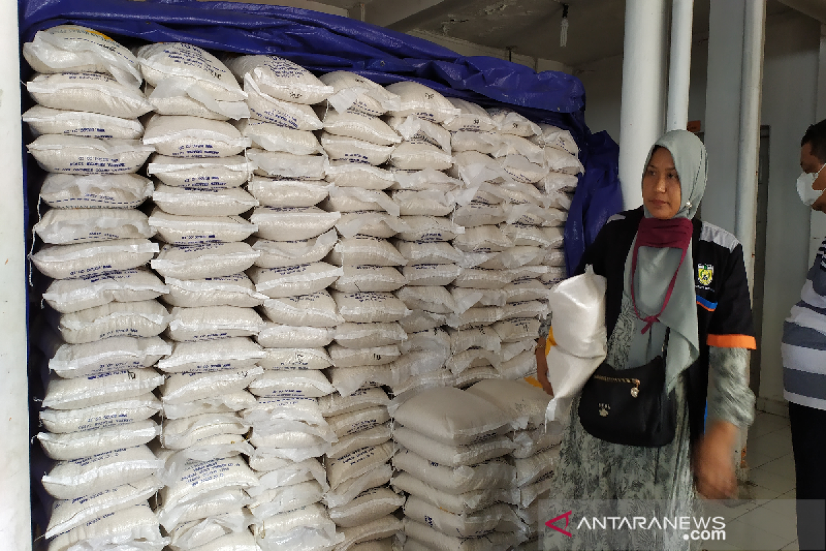 Pos Indonesia salurkan 4.261 ton bantuan beras PPKM untuk Aceh