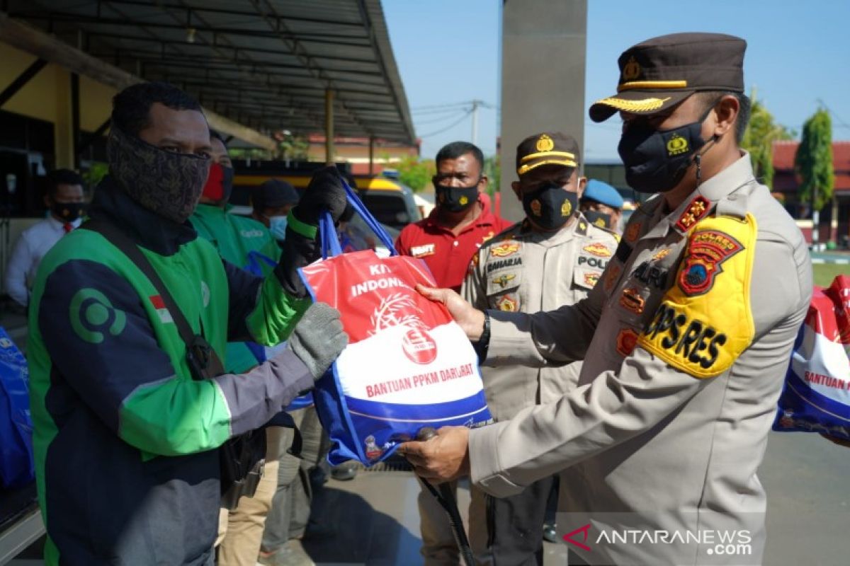 Bersinggungan banyak orang, pengemudi ojek daring didorong jadi agen prokes