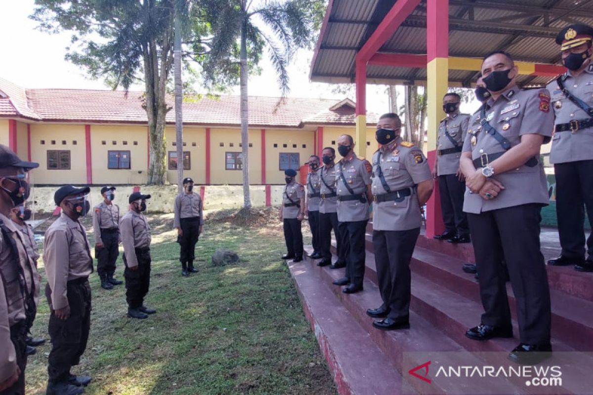 Kapolres Merangin berikan motivasi kepada pemuda SAD yang lulus dan ikut pendidikan Bintara Polri