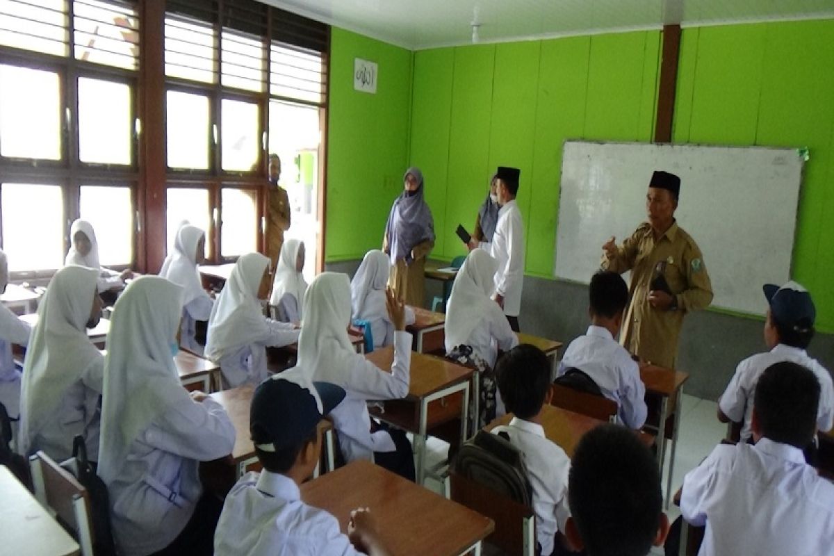 Patuhi prokes COVID-19, sekolah tatap muka di Simeulue kembali buka