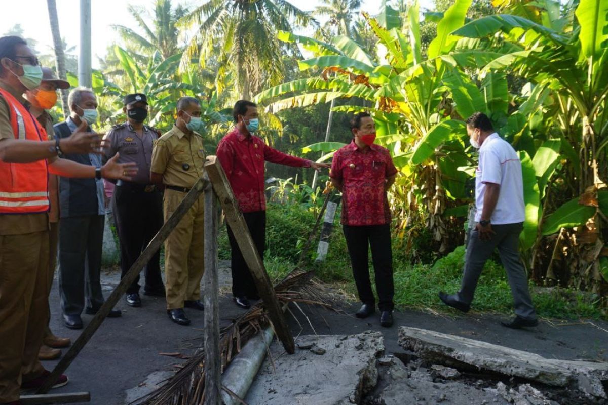 Bupati Karangasem pastikan pembangunan Jembatan Subagan-Asak