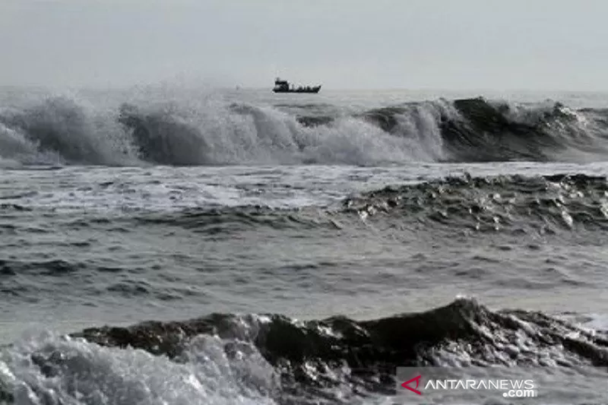 Waspadai gelombang ekstrem enam meter lebih di sejumlah perairan