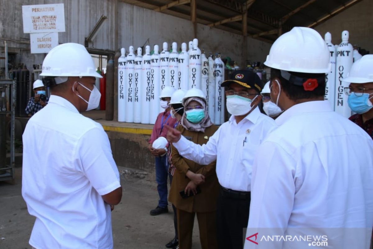 Menko Muhadjir minta perusahaan pinjamkan dulu tabung oksigen