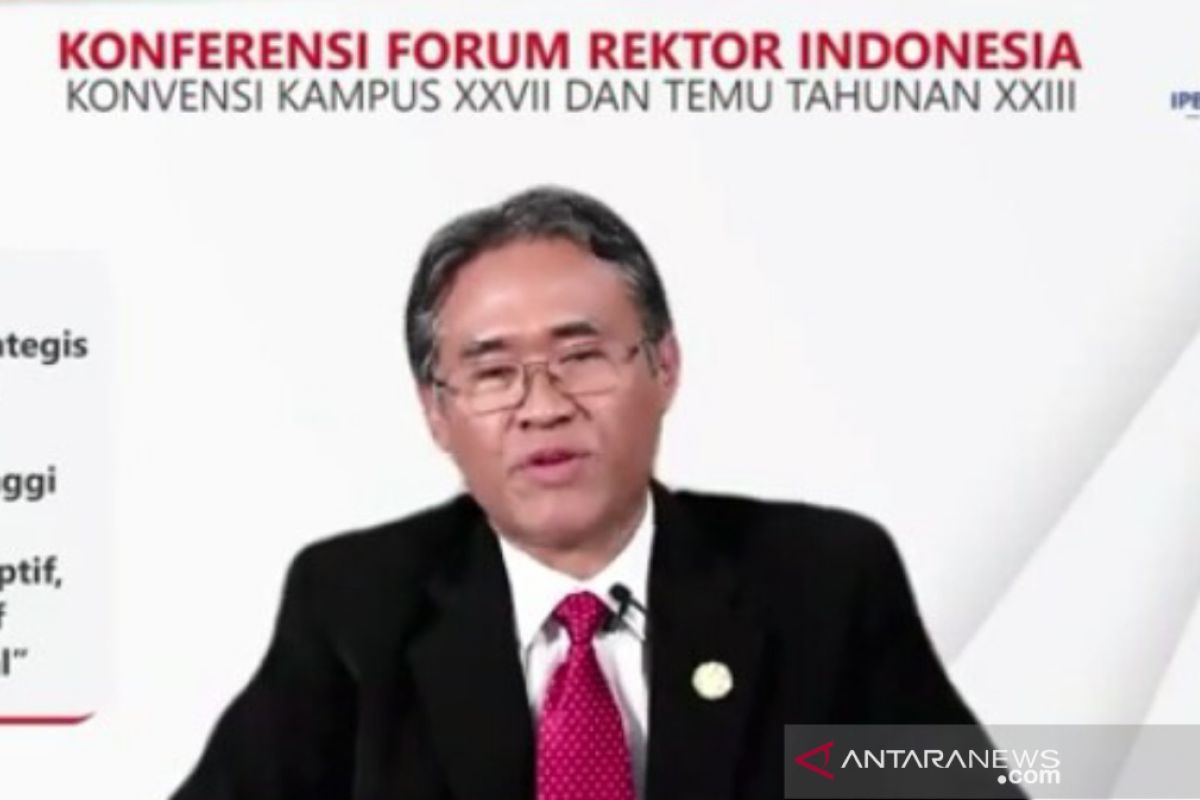 Rektor UGM dikukuhkan sebagai Ketua Forum Rektor Indonesia 2021-2022