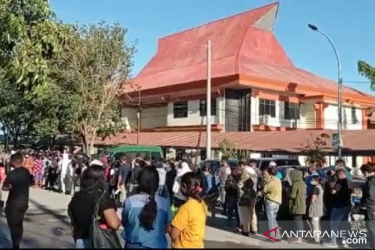 Cerita mereka yang berjuang mendapat vaksinasi