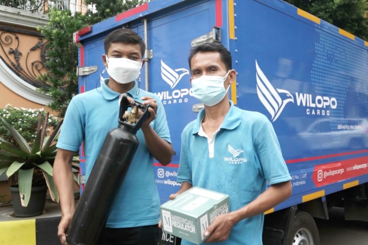 Wilopo Cargo berikan tabung oksigen gratis kepada pasien COVID-19