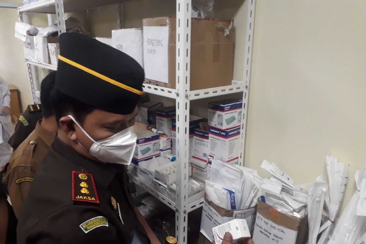 Tidak ingin pasien COVID-19 terlantar, Kejari Pasbar tinjau ketersediaan obat dan oksigen