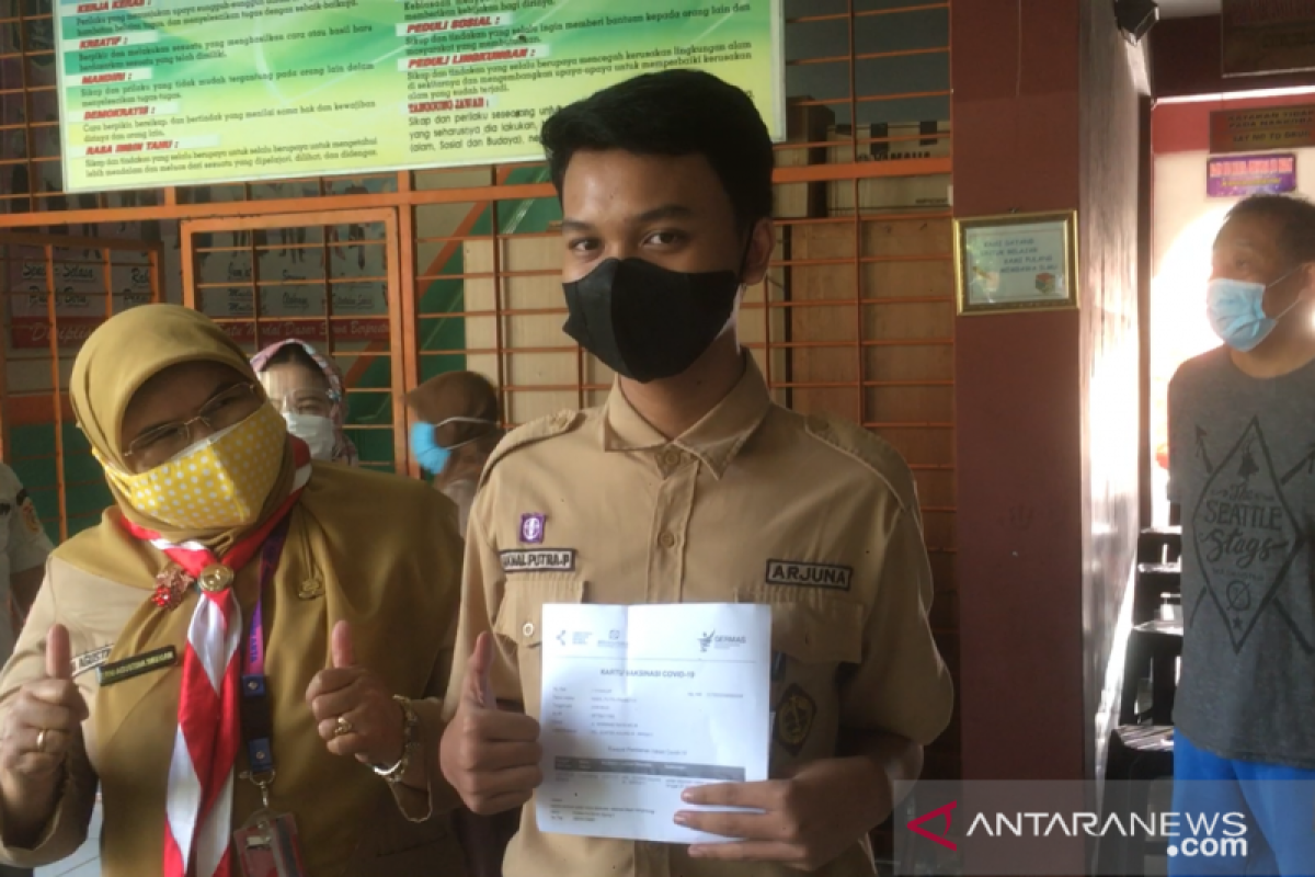 Vaksinasi peserta didik demi penuhi persyaratan belajar tatap muka