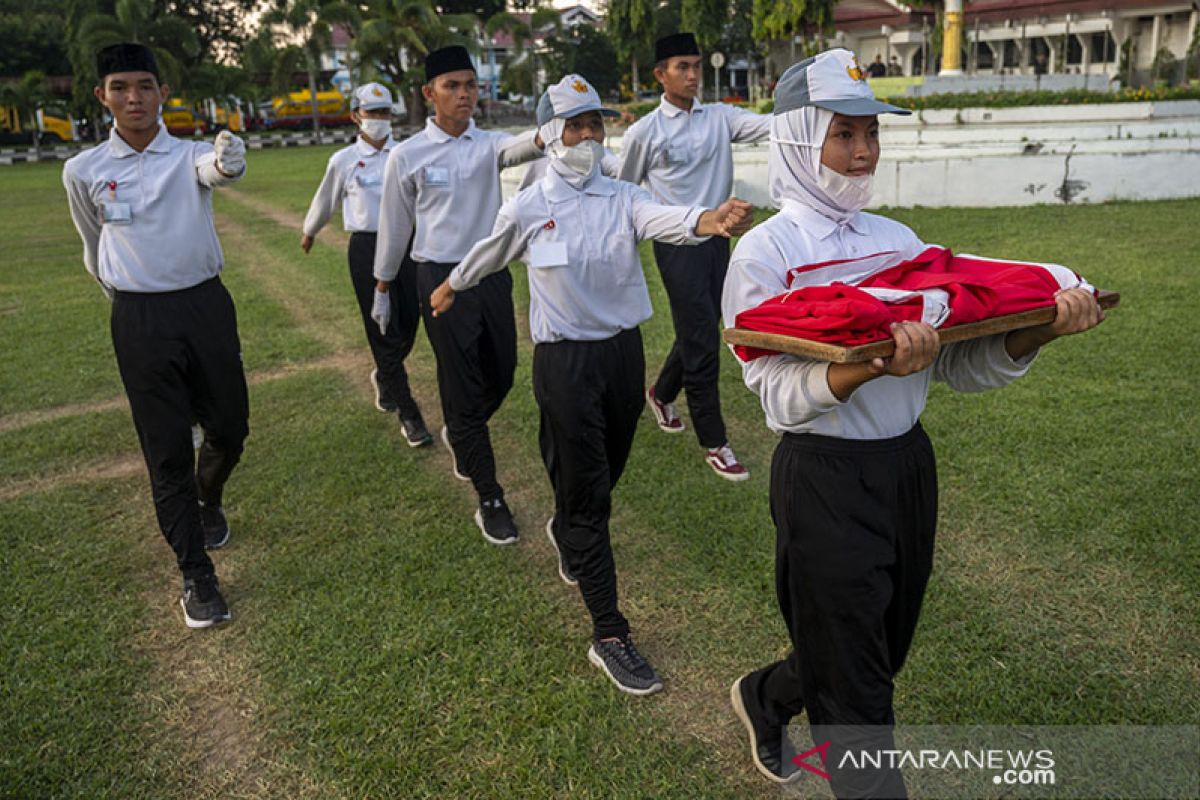 Latihan Paskibraka saat penerapan PPKM di Palu