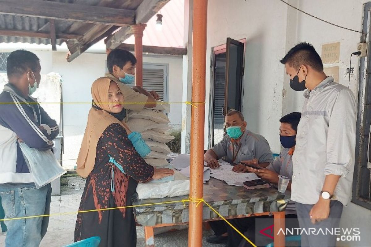 Pendistribusian beras PPKM di Tanjungbalai oleh PT Pos Indonesia dikritisi