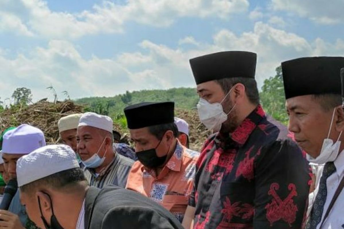 Hadir mendampingi HBA, Pinto Jayanegara sumbang pembangunan Ponpes Daaru At Tauhid