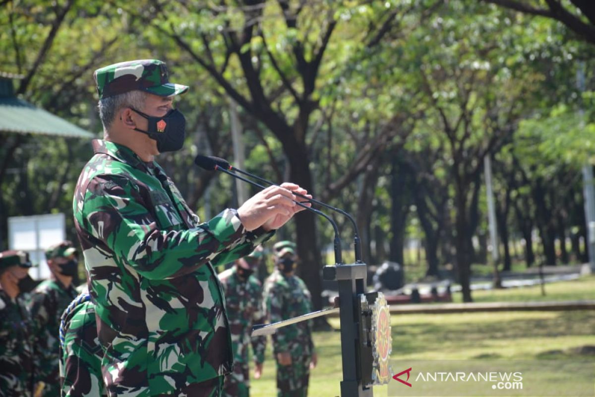 Kasum TNI periksa kesiapan Satgas Pamtas Yonif Para Raider