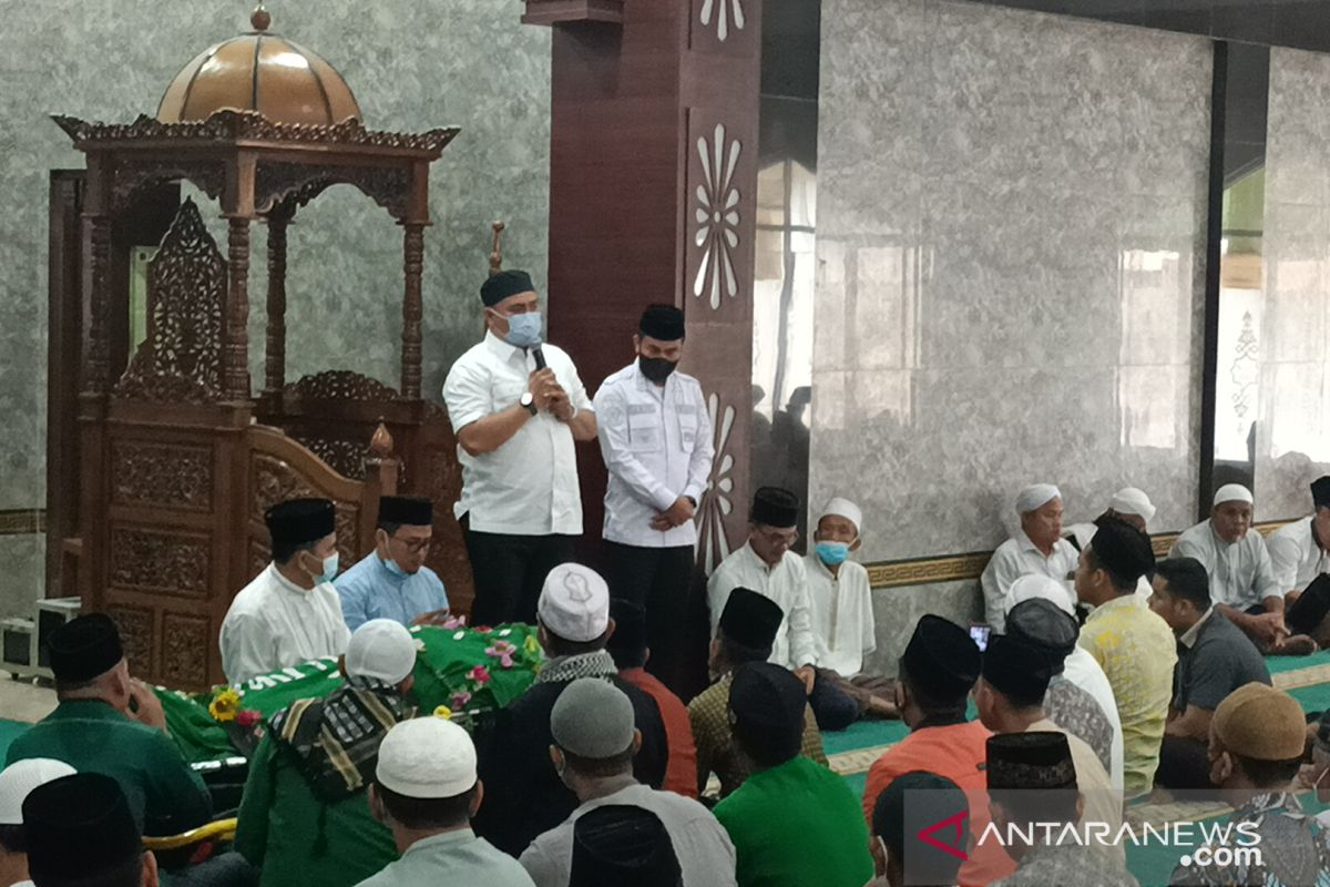 Takbir dan Isak iringi pemberangkatan jenazah Ketua MUI Labura