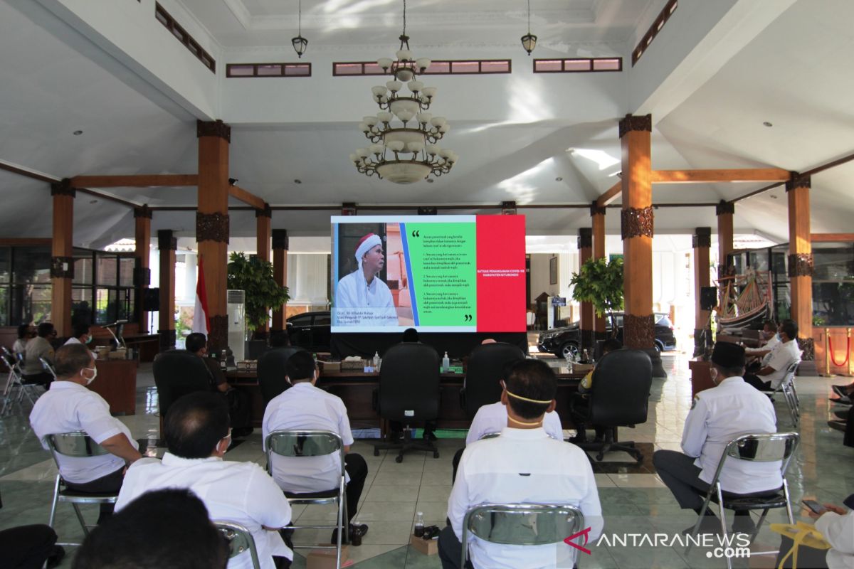 Bupati Situbondo ingatkan camat kerja ekstra sosialisasikan vaksinasi ke masyarakat