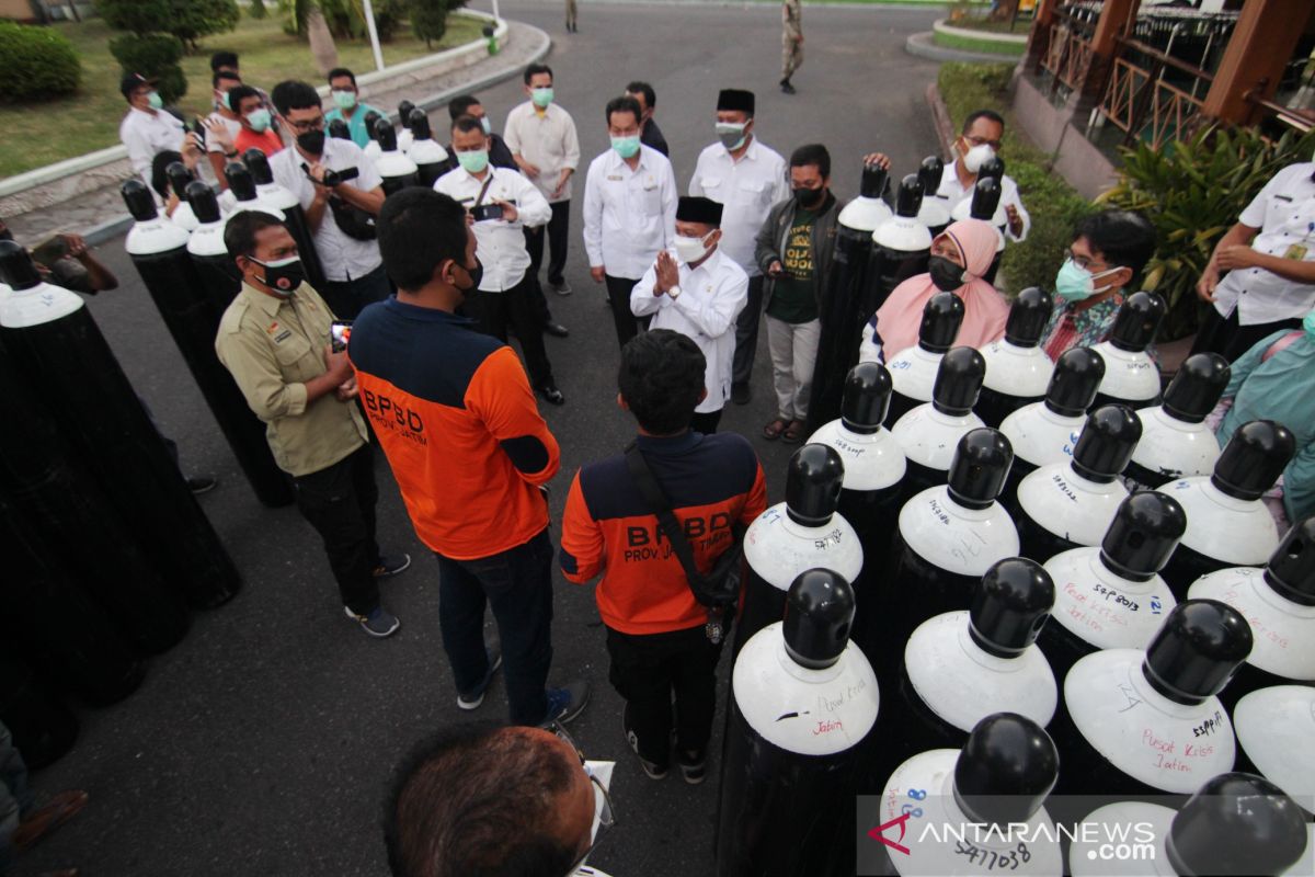 Pemprov Jatim bantu 45 tabung oksigen untuk rumah sakit COVID-19 Situbondo