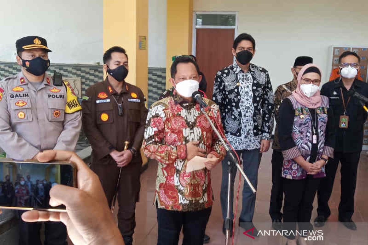 Home Affairs Minister asks Indramayu to ramp up vaccinations