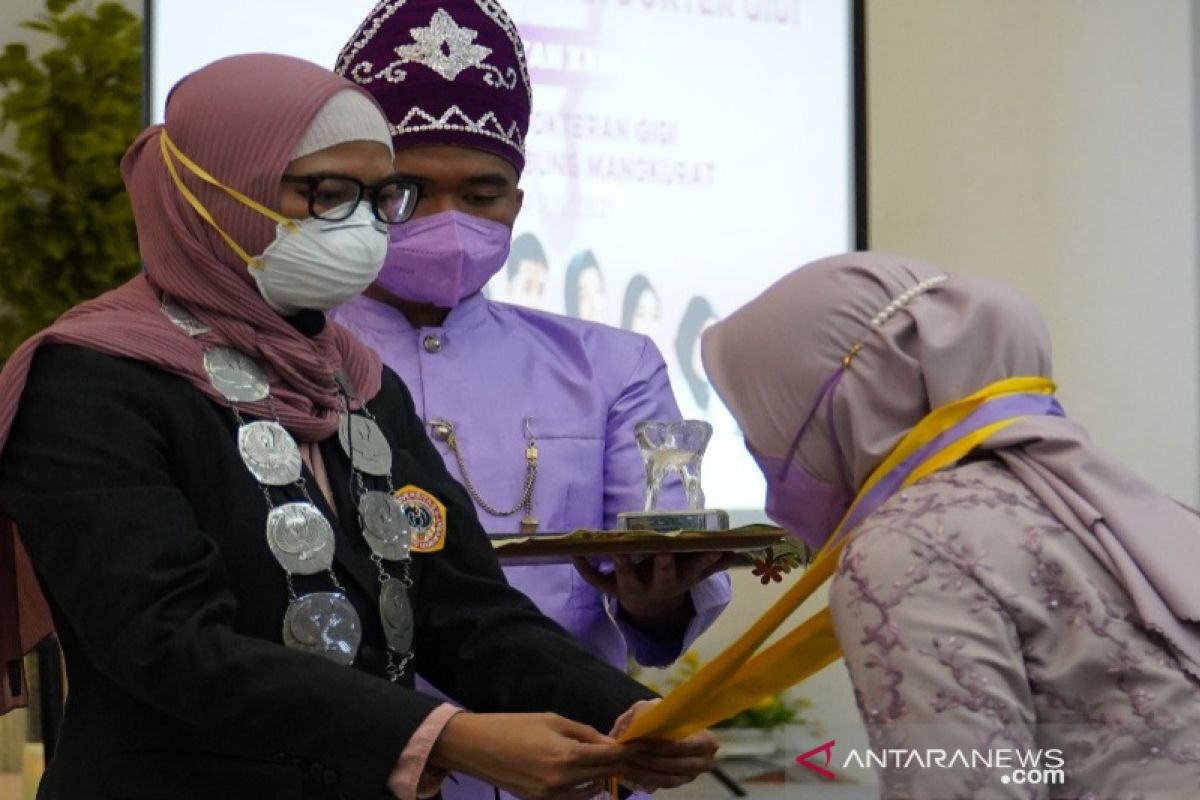 Universitas Lambung Mangkurat cetak 20 dokter gigi selama pandemi