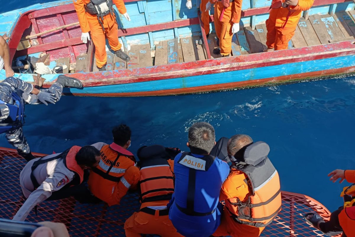 ABK KM Rezeki yang jatuh di laut ditemukan terapung
