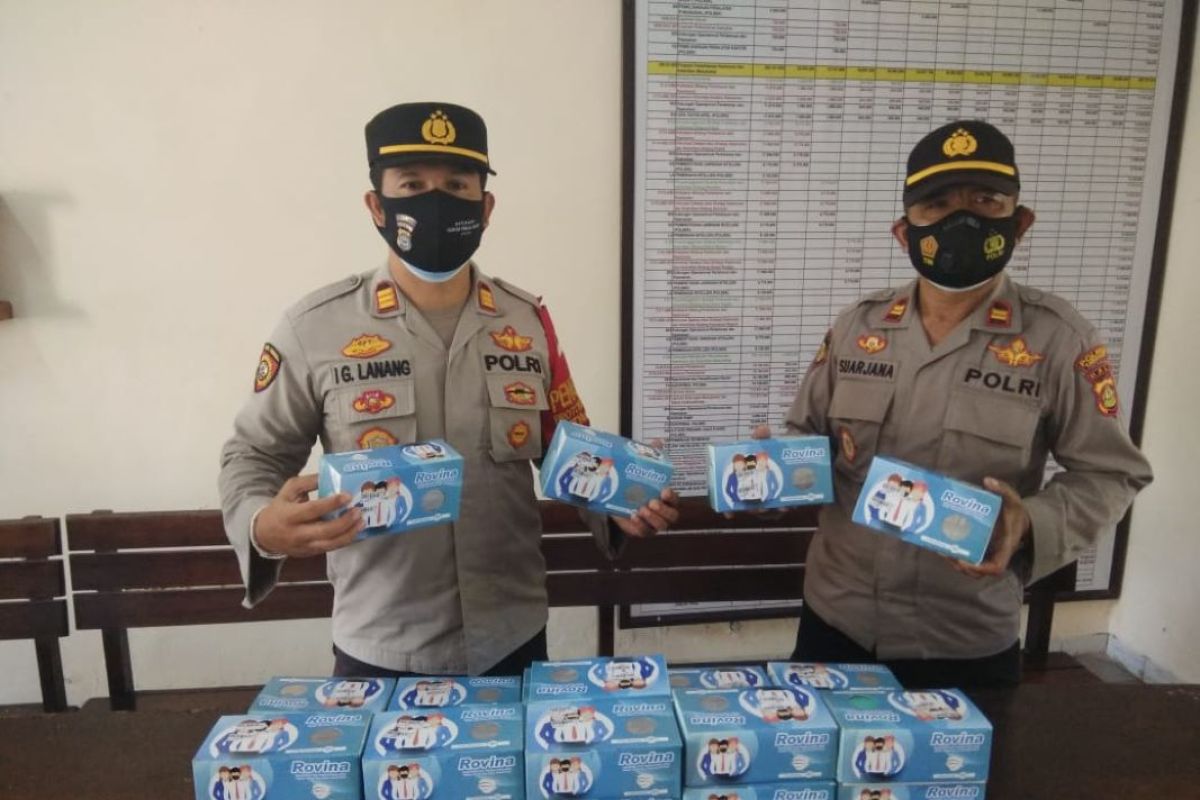 Jajaran Polri bagikan 2.000 masker gratis kepada Warga Tabanan