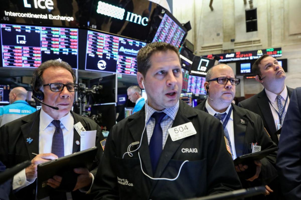 Wall Street dibuka melemah