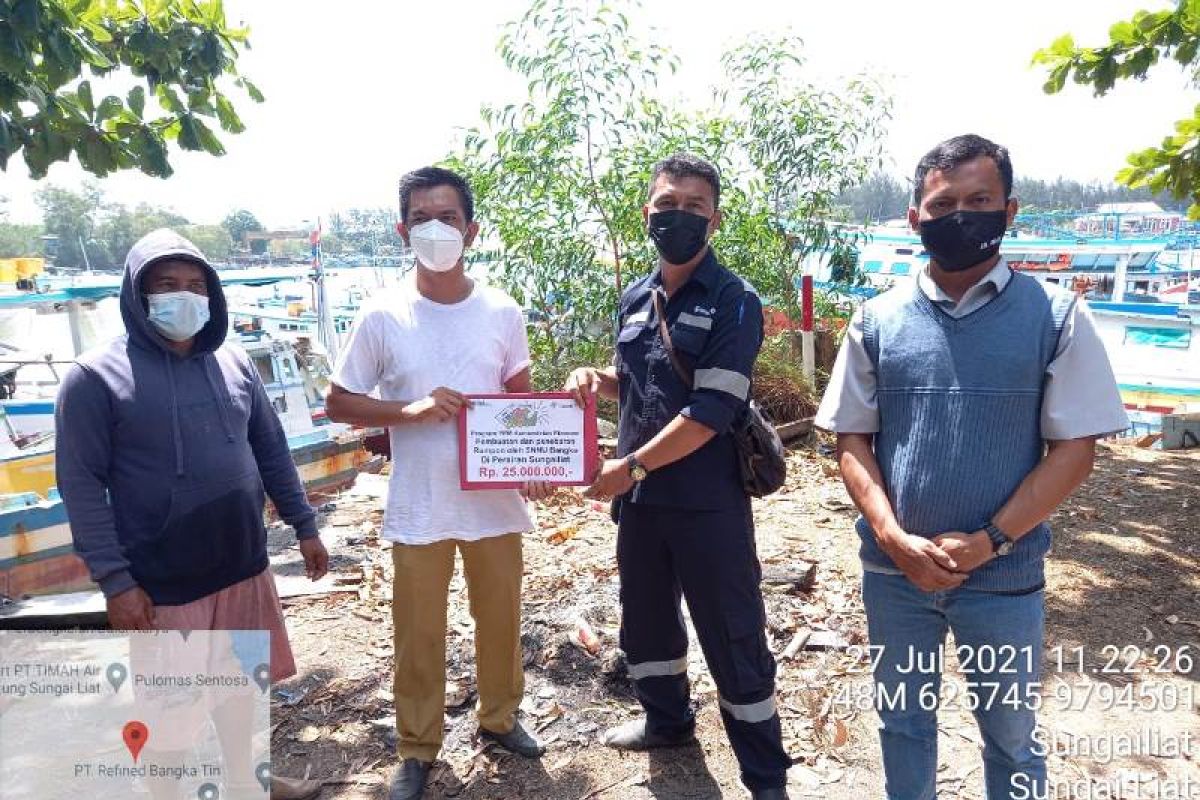 Serikat Nelayan Nahdlatul Ulama Bangka Terima Bantuan Pembuatan Rumpon dari PT Timah Tbk