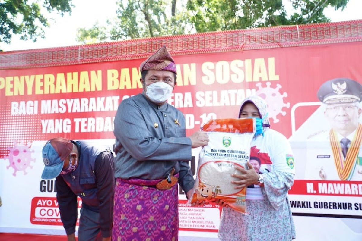 Gubernur Sumsel salurkan Rp52,5 miliar ke Kabupaten OKU