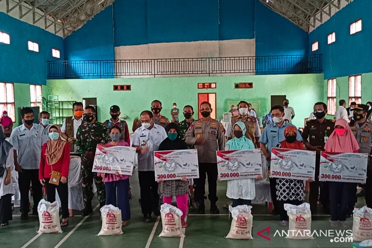 Pemkab Bangka Barat mulai menyalurkan bantuan sosial PPKM