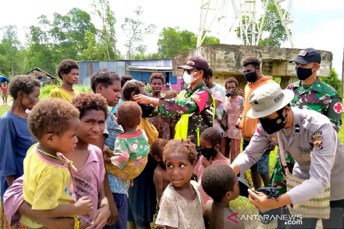 TNI/Polri dan Pemkab Merauke sosialisasi protokol kesehatan COVID-19