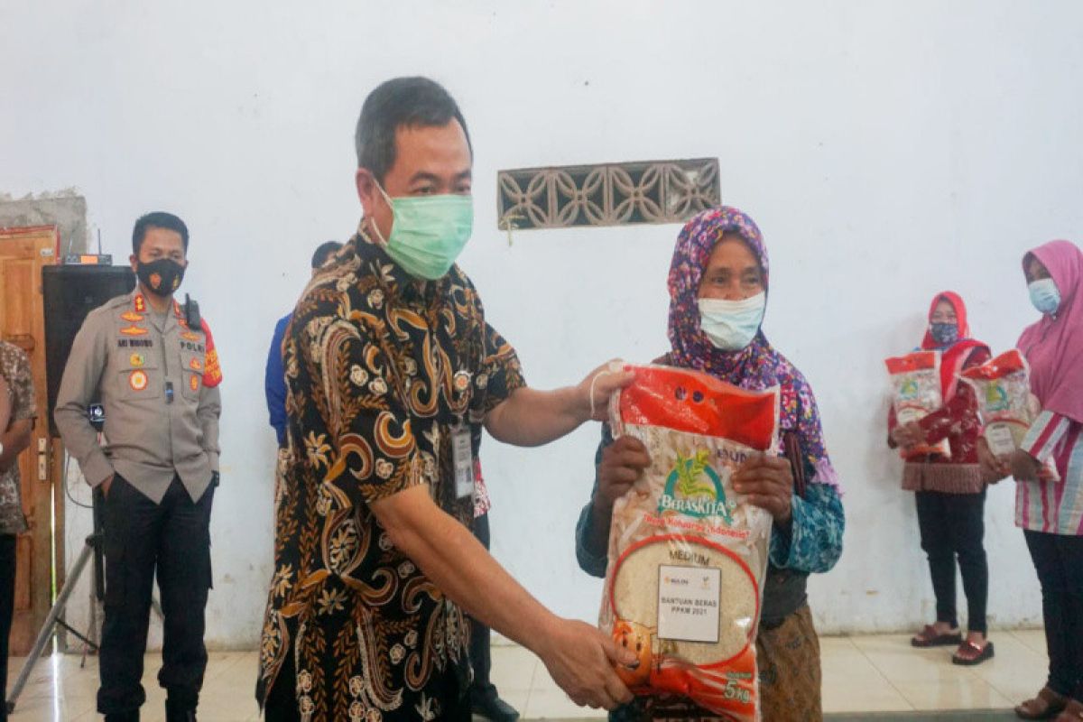 1.050 ton beras bantuan PPKM dibagikan di Kabupaten Semarang