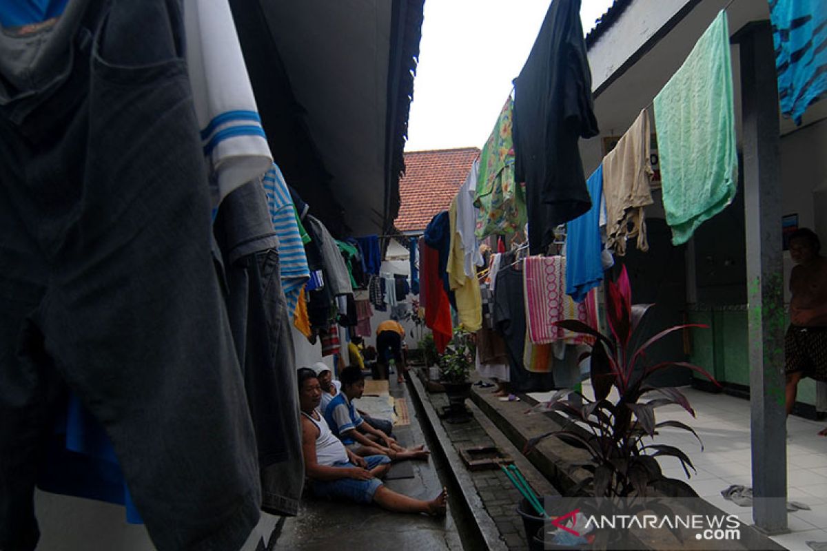 Kakanwilkumham: 45 persen narapidana Jatim telah divaksin