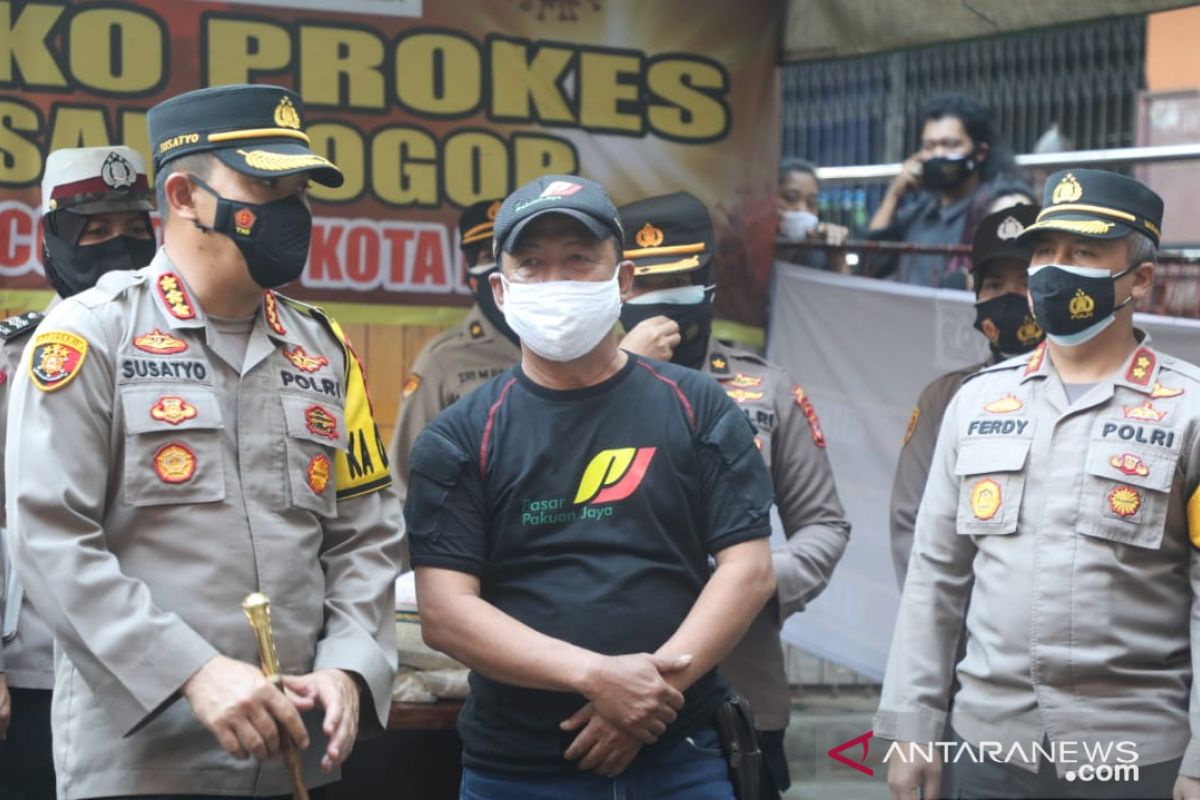 Kapolresta tinjau Posko Prokes dan berkeliling di pasar rakyat Kota Bogor