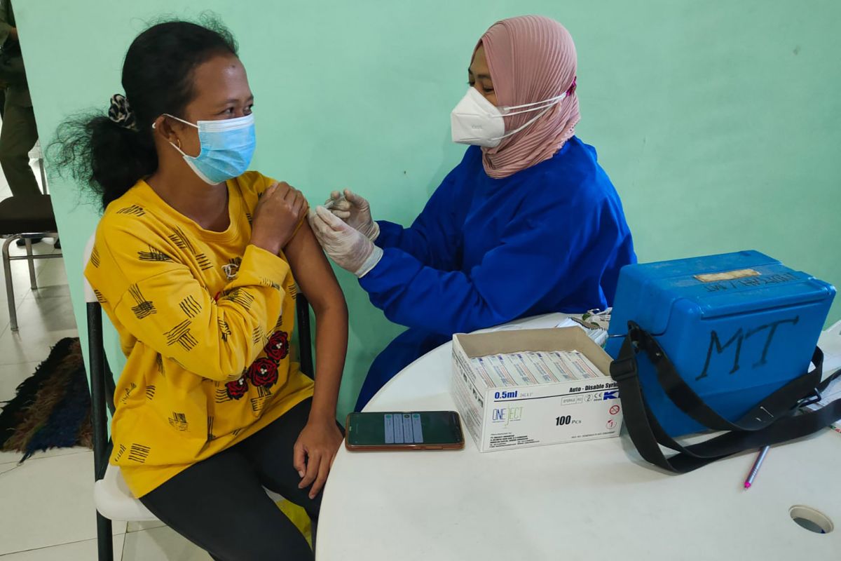 Forkopimda holds vaccination drive for 5,000 Malang residents