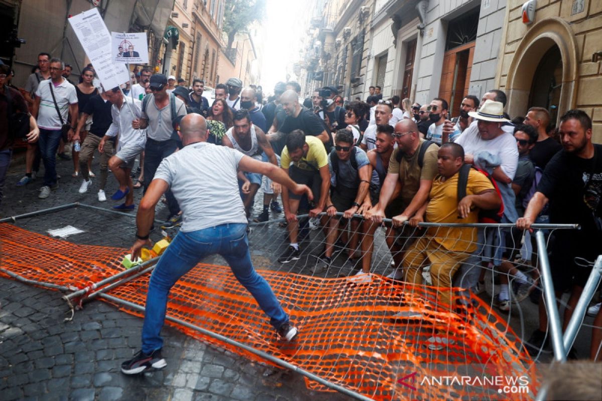 Italia laporkan 7.470 kasus baru COVID, 45 kematian pada Sabtu