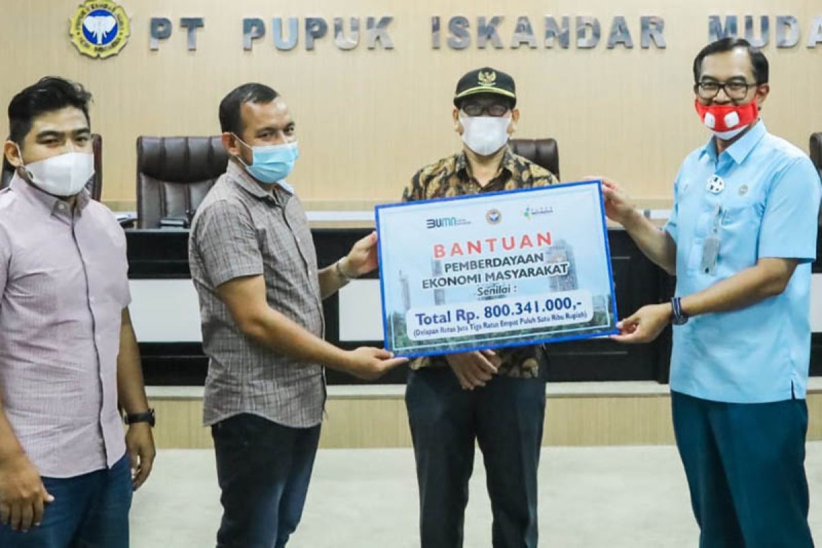 Perusahaan pupuk bantu Rp800 juta untuk pemulihan ekonomi masyarakat