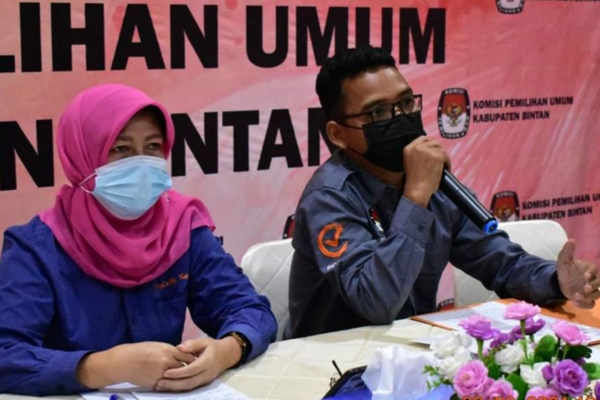 KPU Bintan serahkan salinan DPT Pilkada untuk Pilkades Bintan