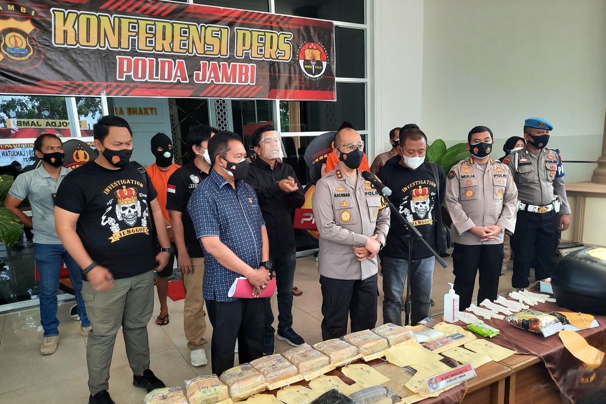 Polisi Jambi tembaki mobil kurir pembawa 8Kg sabu-sabu