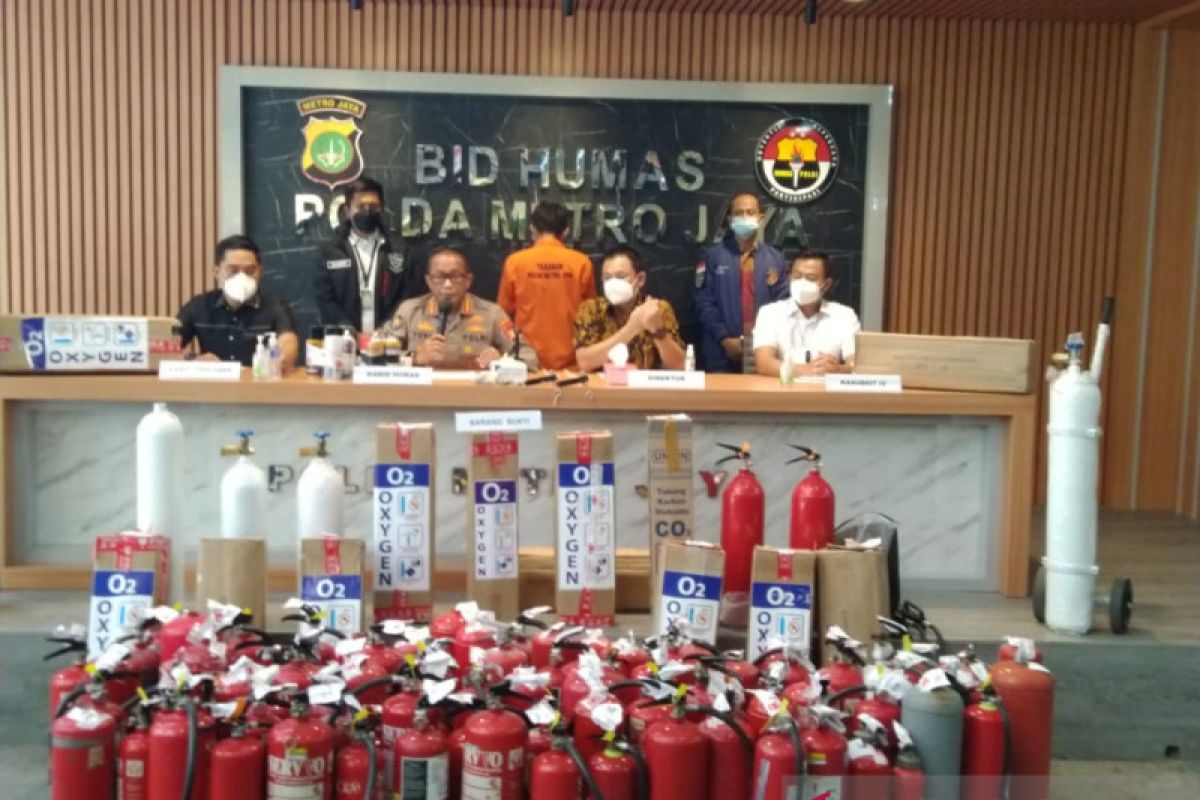 Polisi tangkap  pembuat tabung oksigen palsu