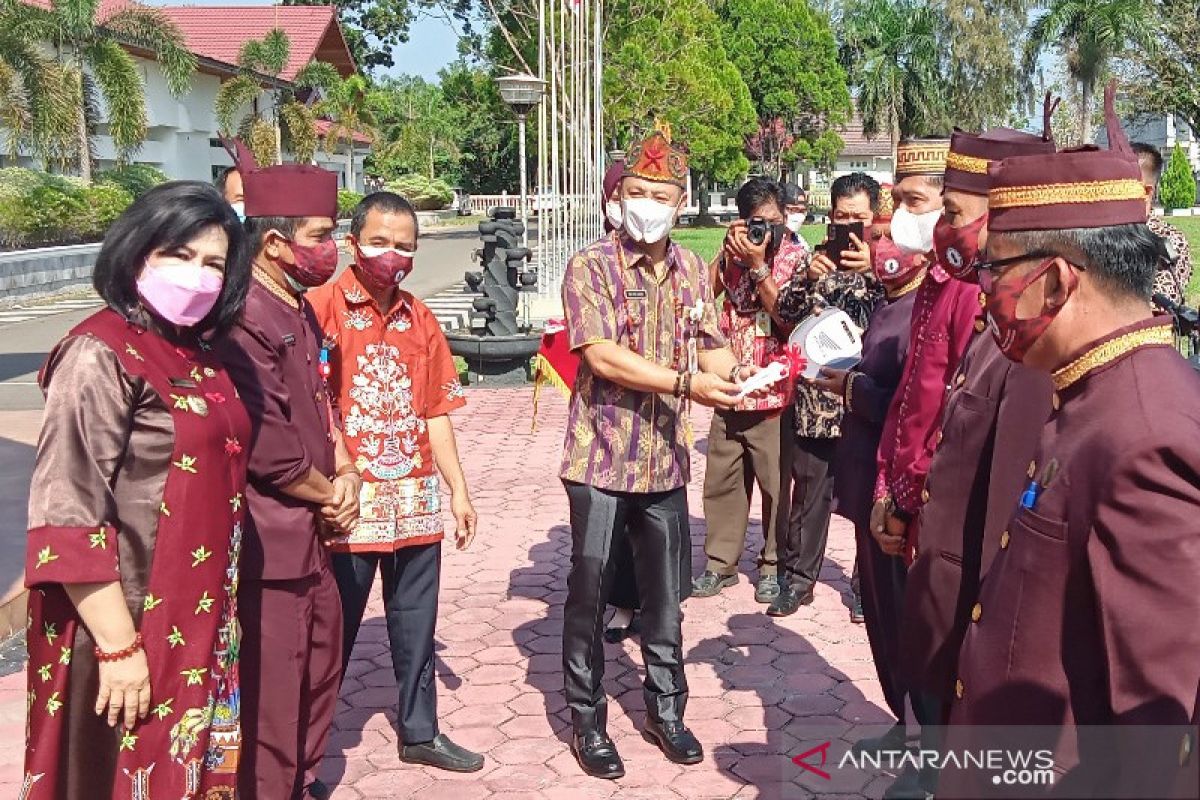 DAD Barsel harapkan damang dan mantir adat dukung PPKM