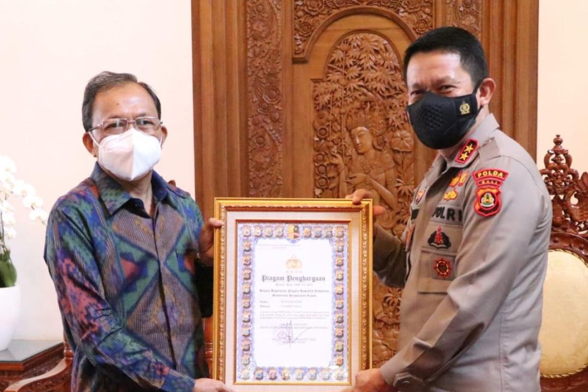 Gubernur Bali terima penghargaan Kapolri terkait PPKM Mikro terbaik