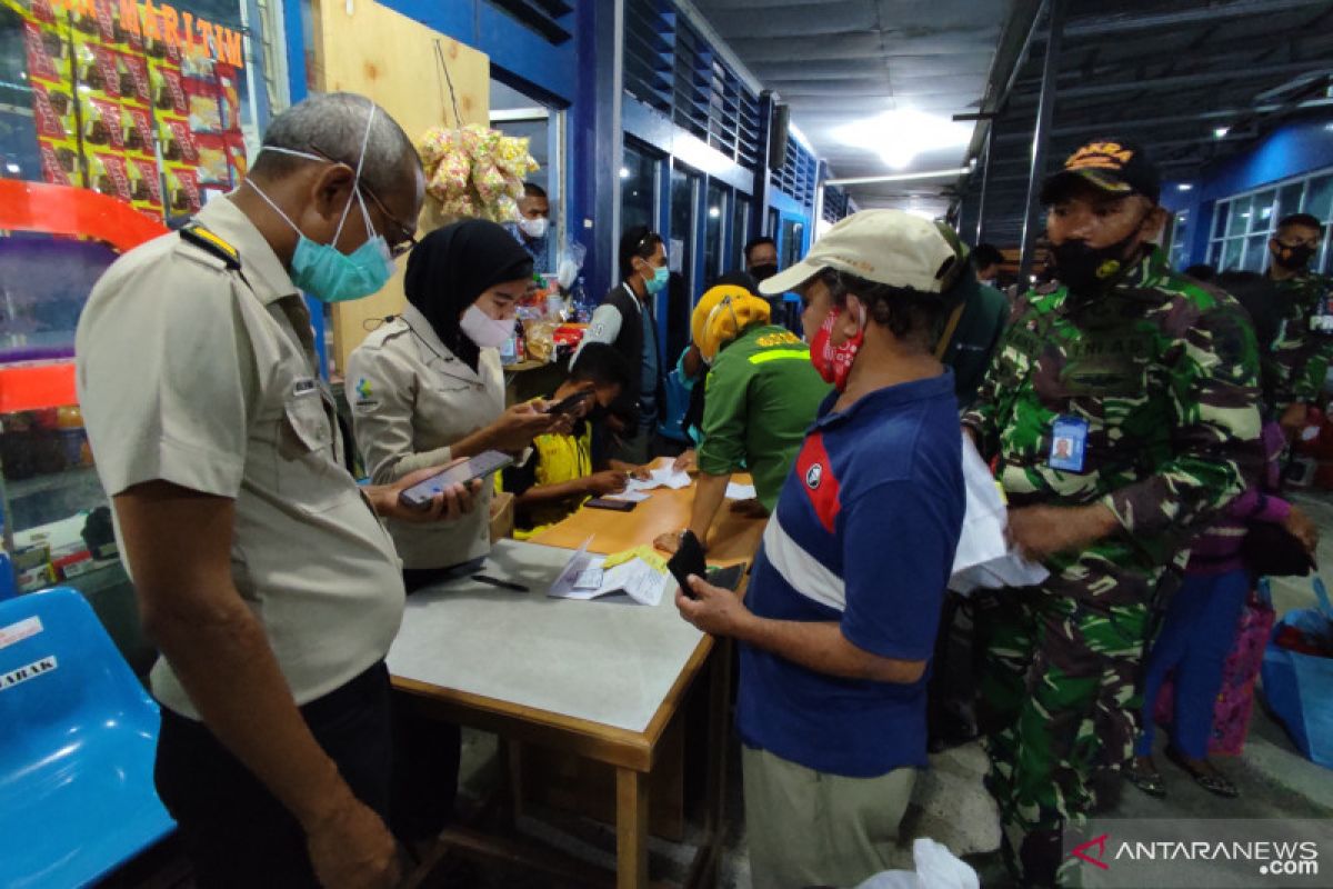 31 travelers caught using fake health documents at Baubau port