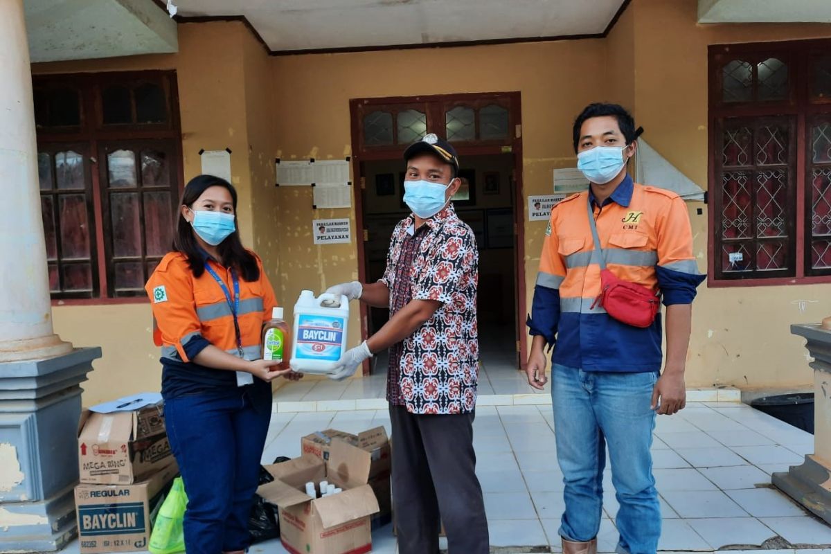 CMI bantu cairan antiseptik serta lakukan penyemprotan disinfektan