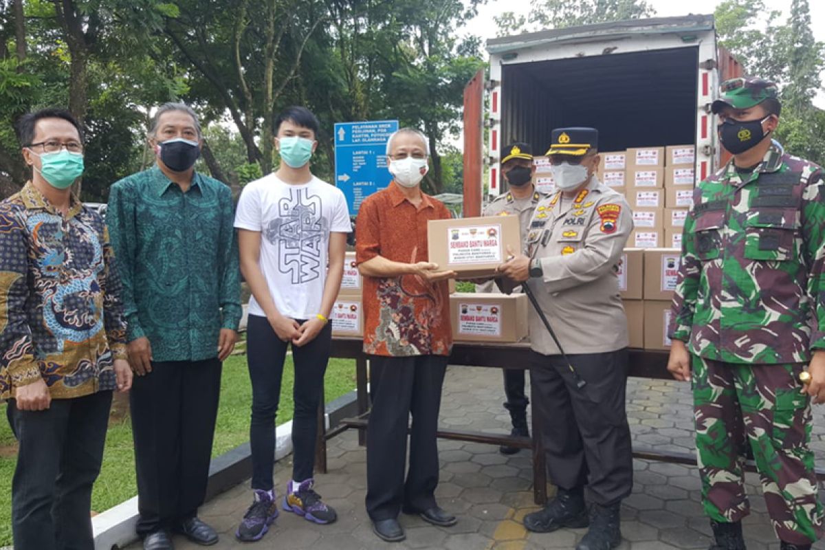 Puhua Care gandeng TNI-Polri salurkan 1.000 paket sembako untuk warga Banyumas