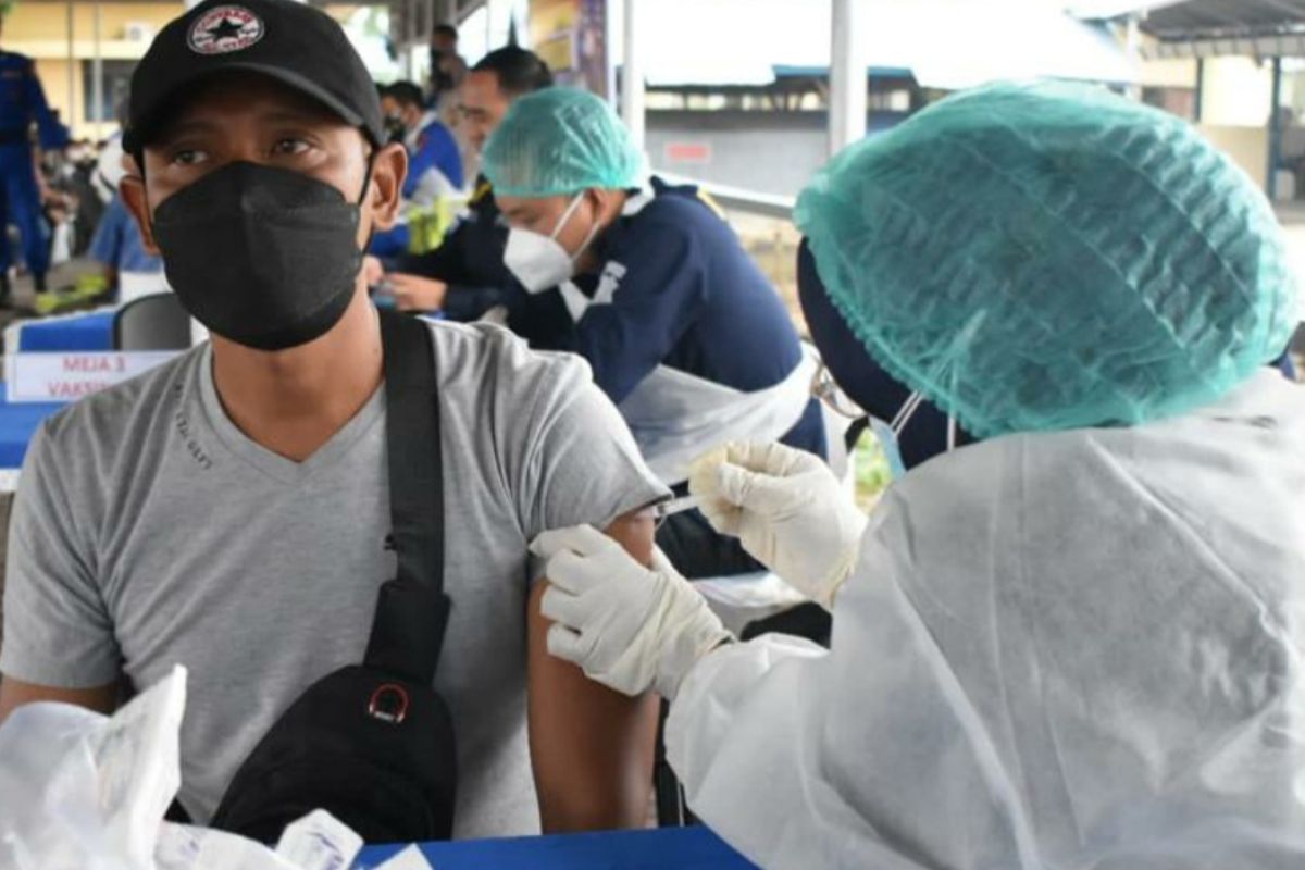 Stop perdebatkan COVID-19, lebih baik fokus prokes